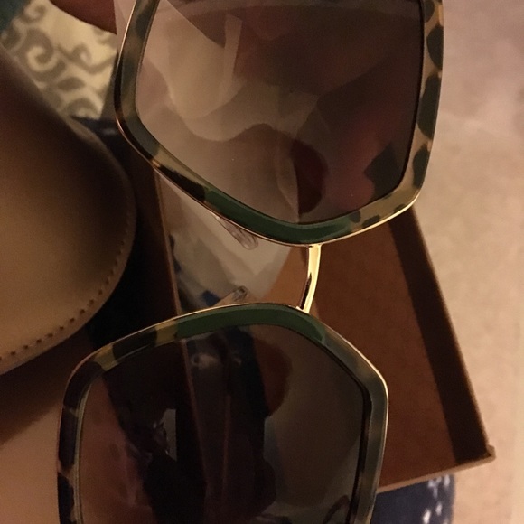 Sunglasses - Picture 3 of 5